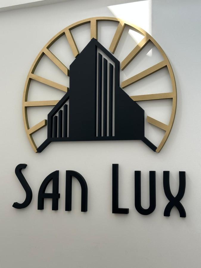 San Lux Dunavska Novi Sad Exteriör bild