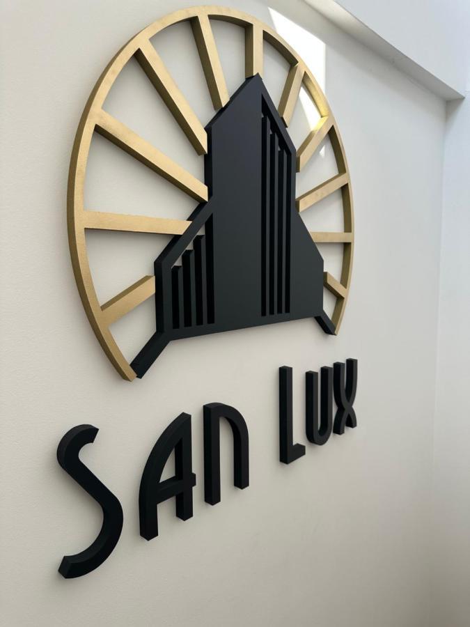 San Lux Dunavska Novi Sad Exteriör bild