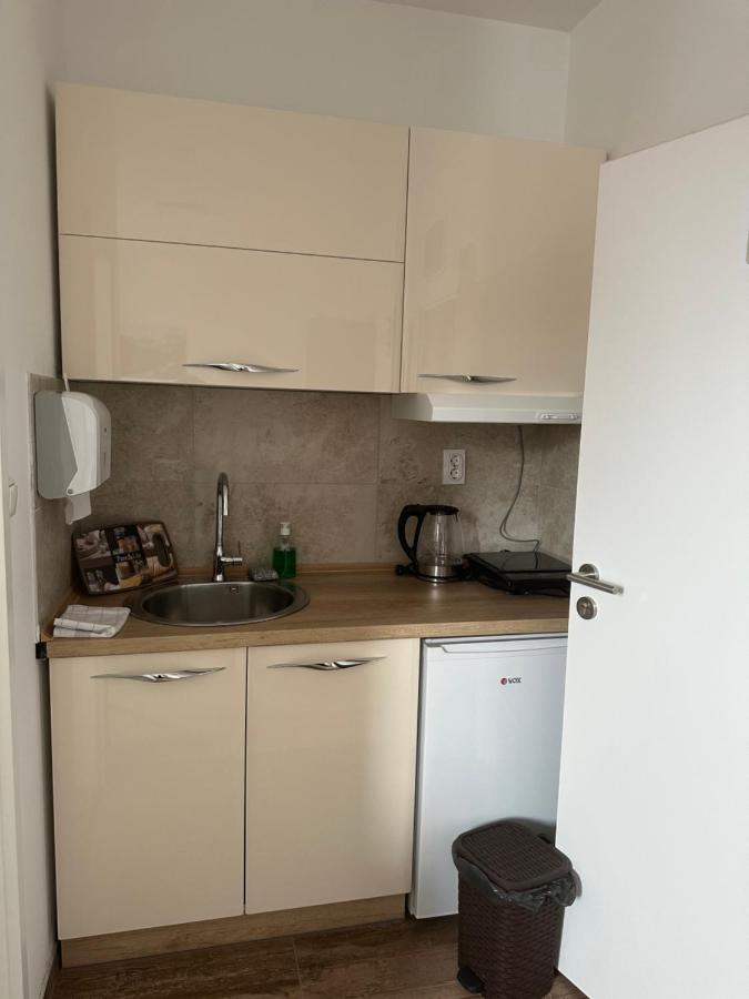 San Lux Dunavska Novi Sad Exteriör bild