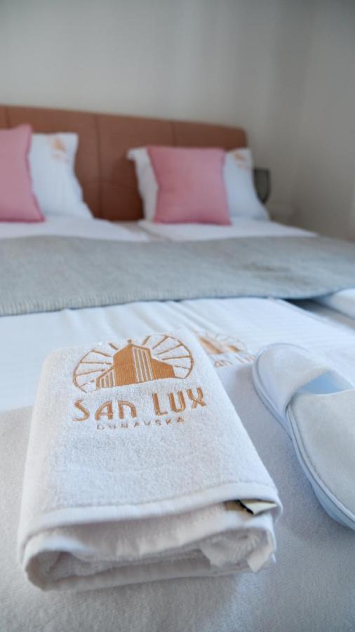 San Lux Dunavska Novi Sad Exteriör bild